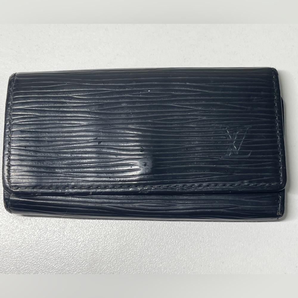 LOUIS VUITTON VINTAGE BLACK EPI LEATHER 4 KEY HOLDER